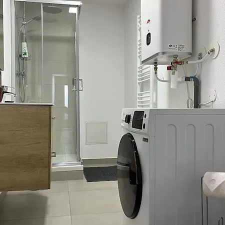 Le Colibri-park. Gratuit- Prox.musee Automobile Miluza